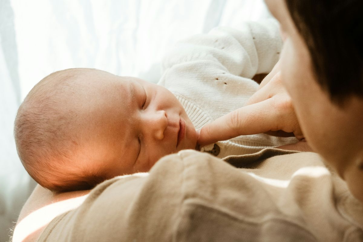 What Is Infant Massage? Benefits, Research and a Cue-Based Approach for Babies